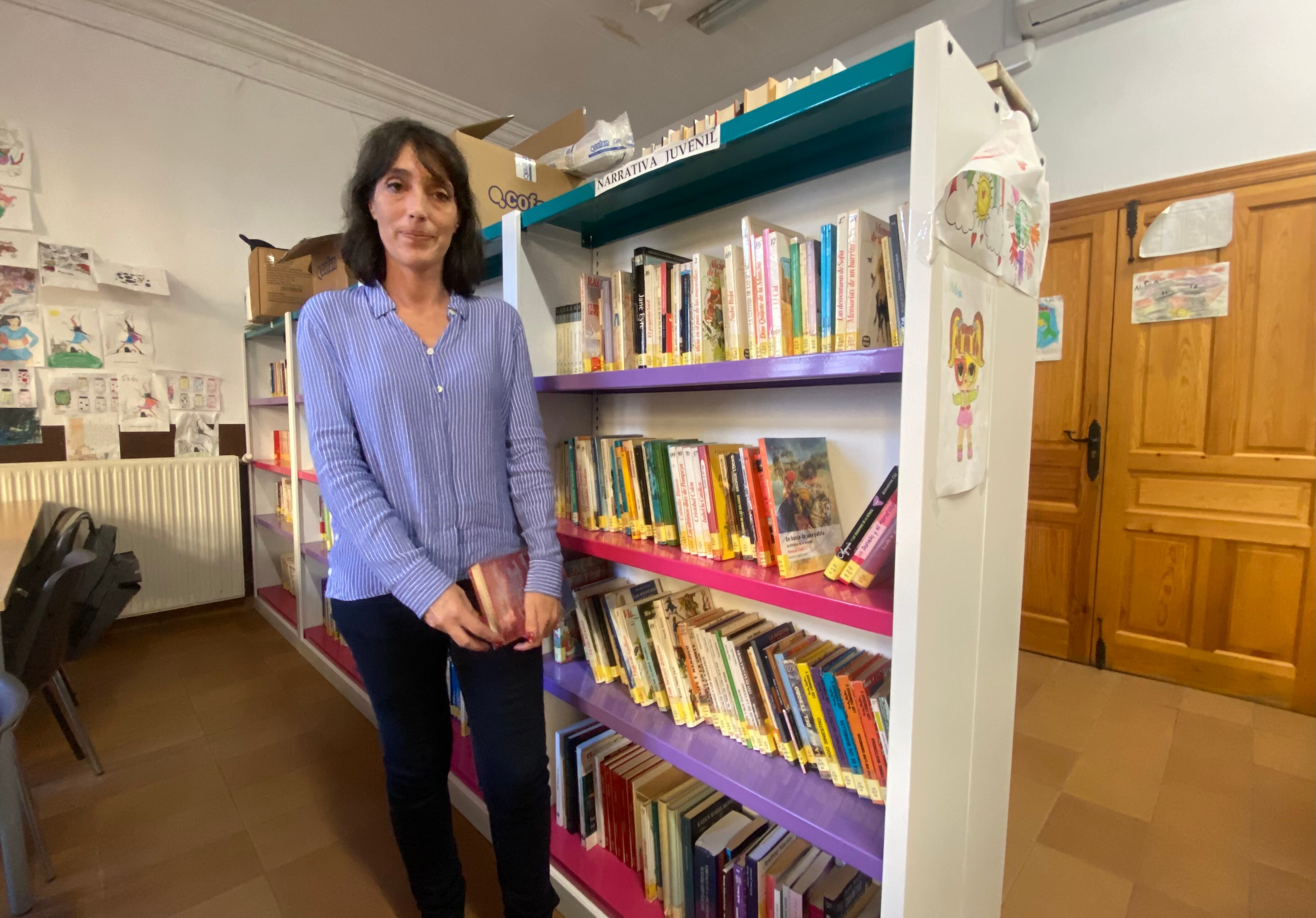 Maria Eugenia, bibliotecaria de Mira.