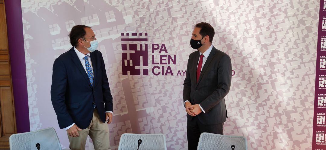 Alfonso Polanco y Mario Simón antes de hacer el balance del ecuador del mandato