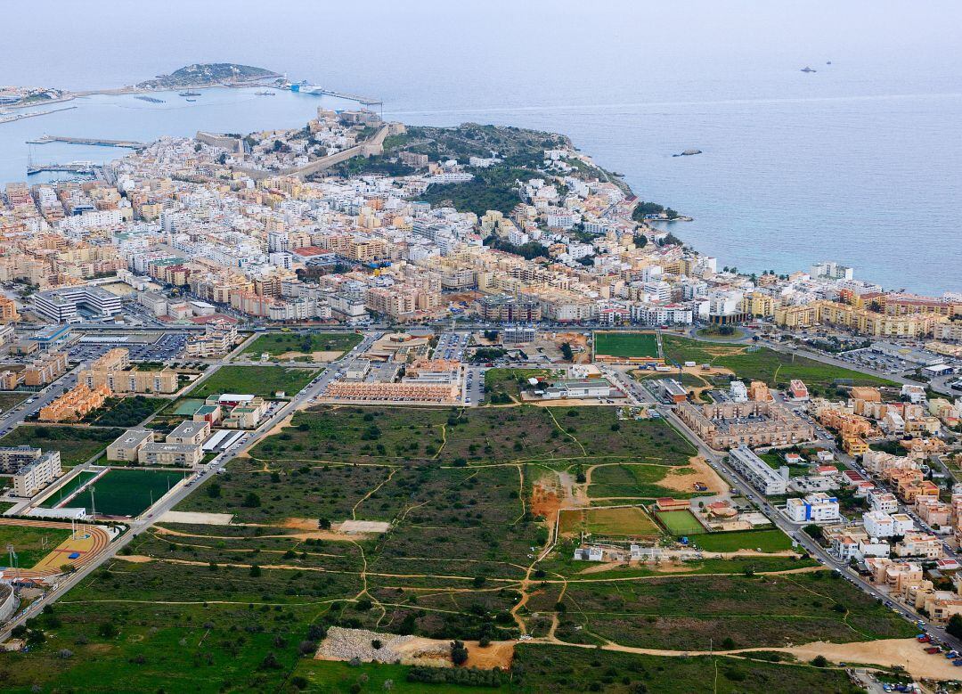 El precio de la vivienda desciende en Ibiza en el último año