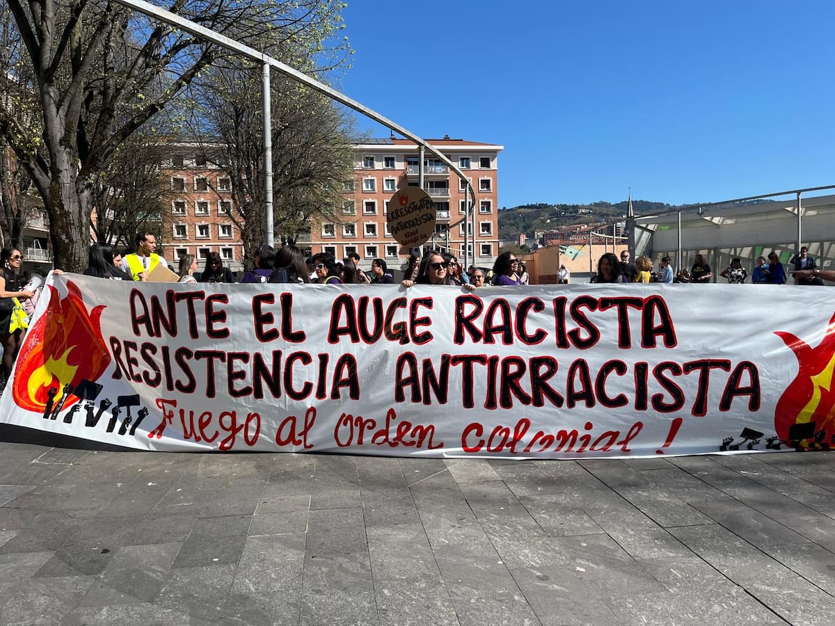 Centenares de personas se manifiestan en Bilbao contra el racismo y el orden colonial