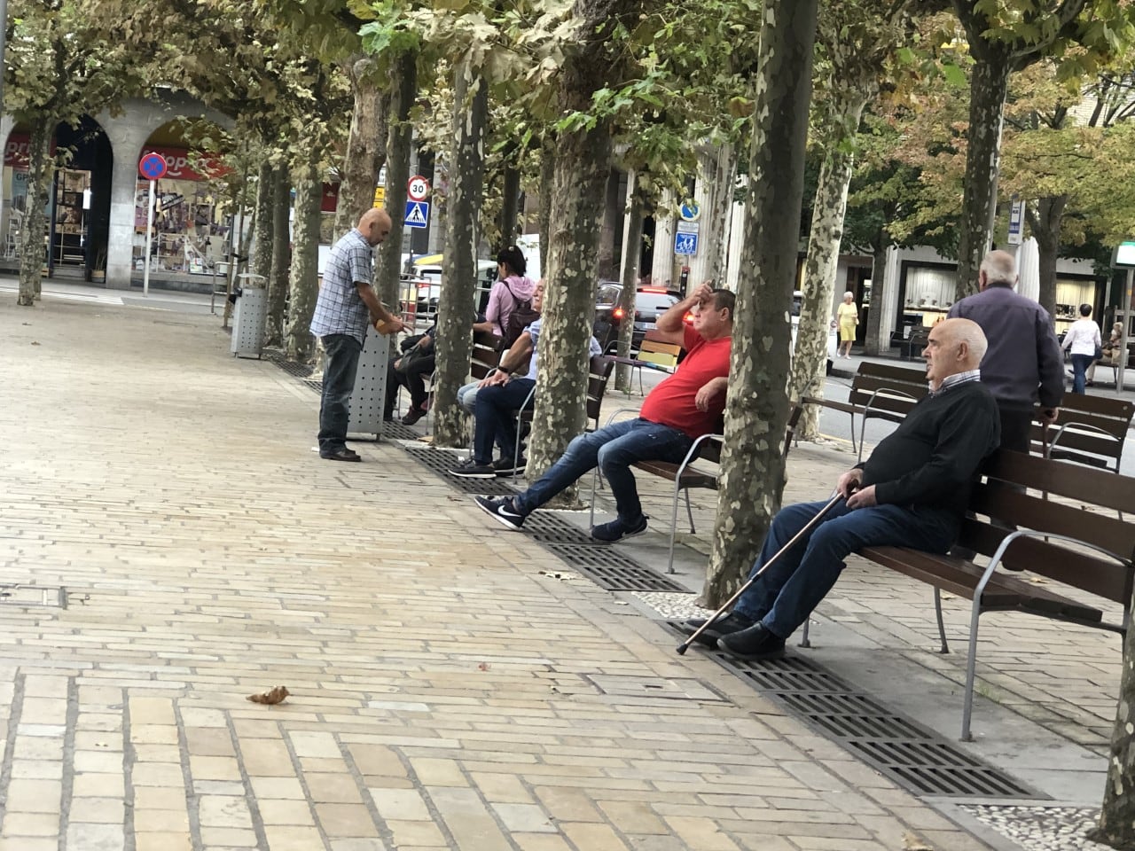 La población de Eibar sufre en los últimos años un decrecimiento y un envejecimiento