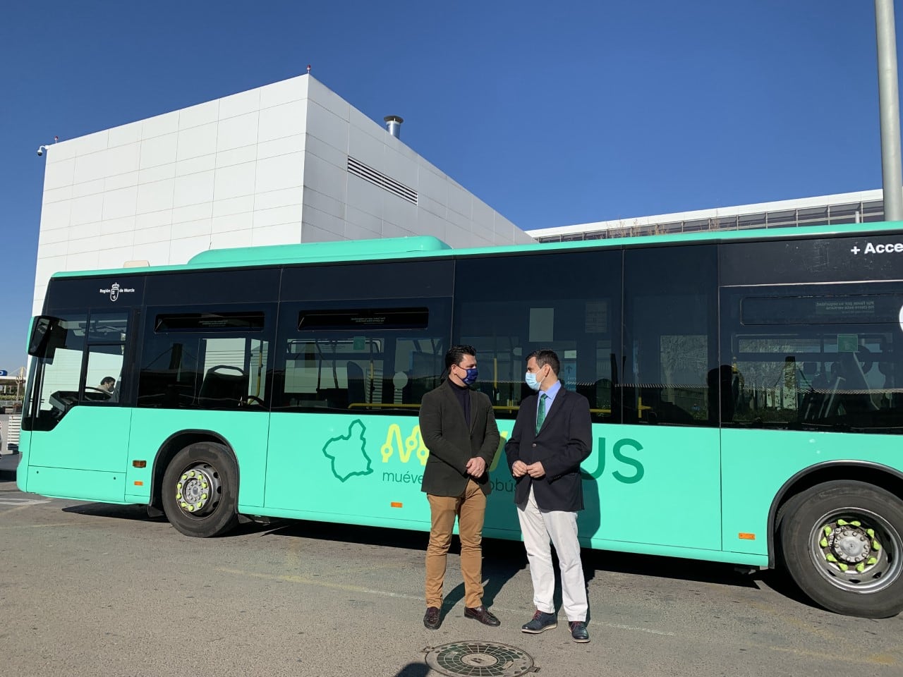 Presentación de las nuevas líneas de autobús al Hospital General Universitario Los Arcos del Mar Menor