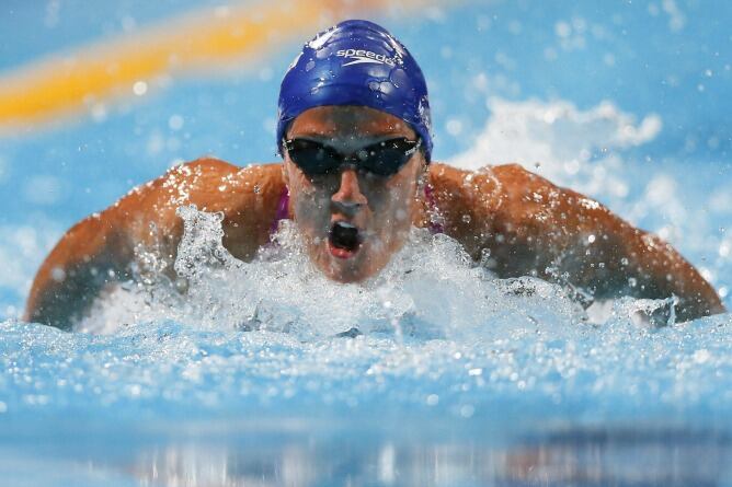 La nadadora de España, Mireia Belmonte, durante la eliminatoria de 200M mariposa femeninos de los Campeonatos del Mundo de Natación que se ha celebrado hoy en la piscina del Palau Sant Jordi de Barcelona.