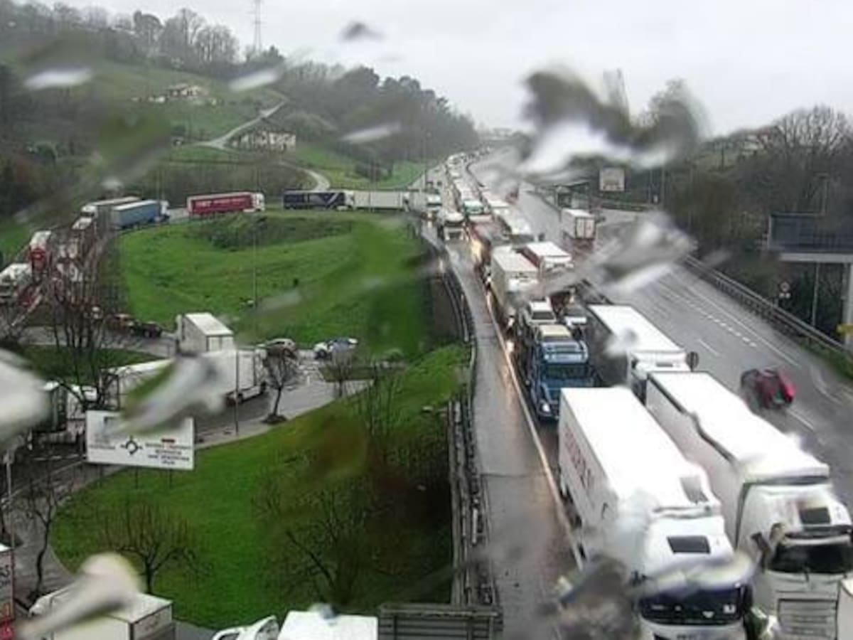 Mañana complicada este viernes en las carreteras de Gipuzkoa