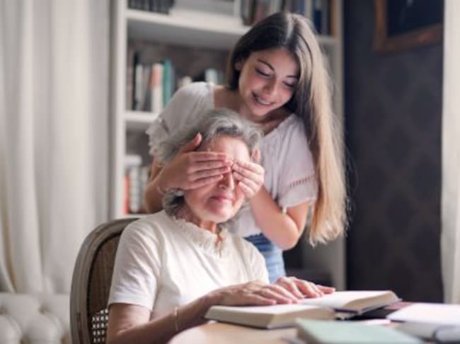 Kuvu ha impulsado una aplicación móvil de apoyo a personas mayores