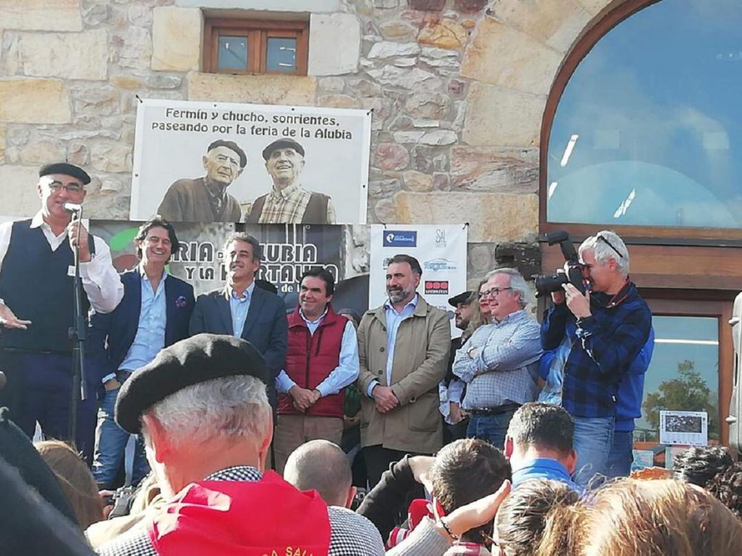 Porcuna promociona su aceite, turismo y gastronomía en la Feria de la Alubia y la Hortaliza de Casar de Periedo, en Cantabria 