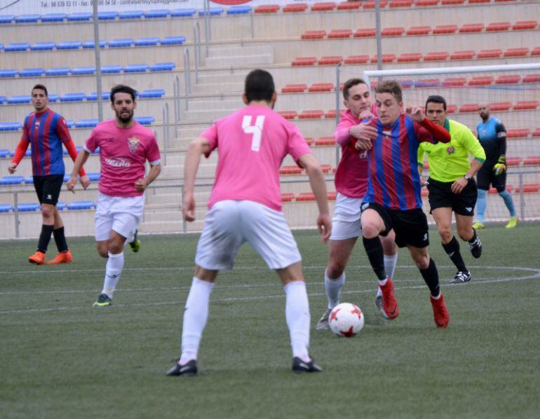 El partido no fue fácil para el Eldense
