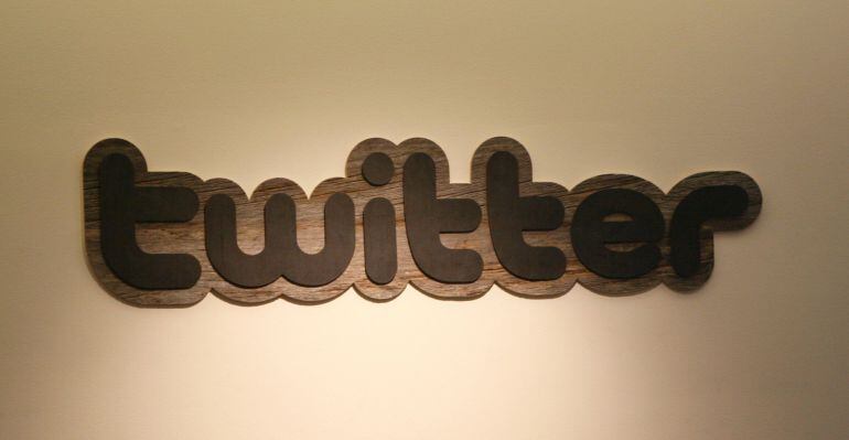 Logotipo de Twitter en una de sus oficina