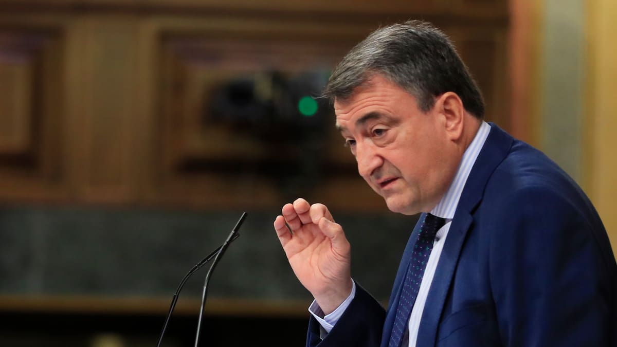 Aitor Esteban: "Hay que cambiar las actitudes, no la ley"
