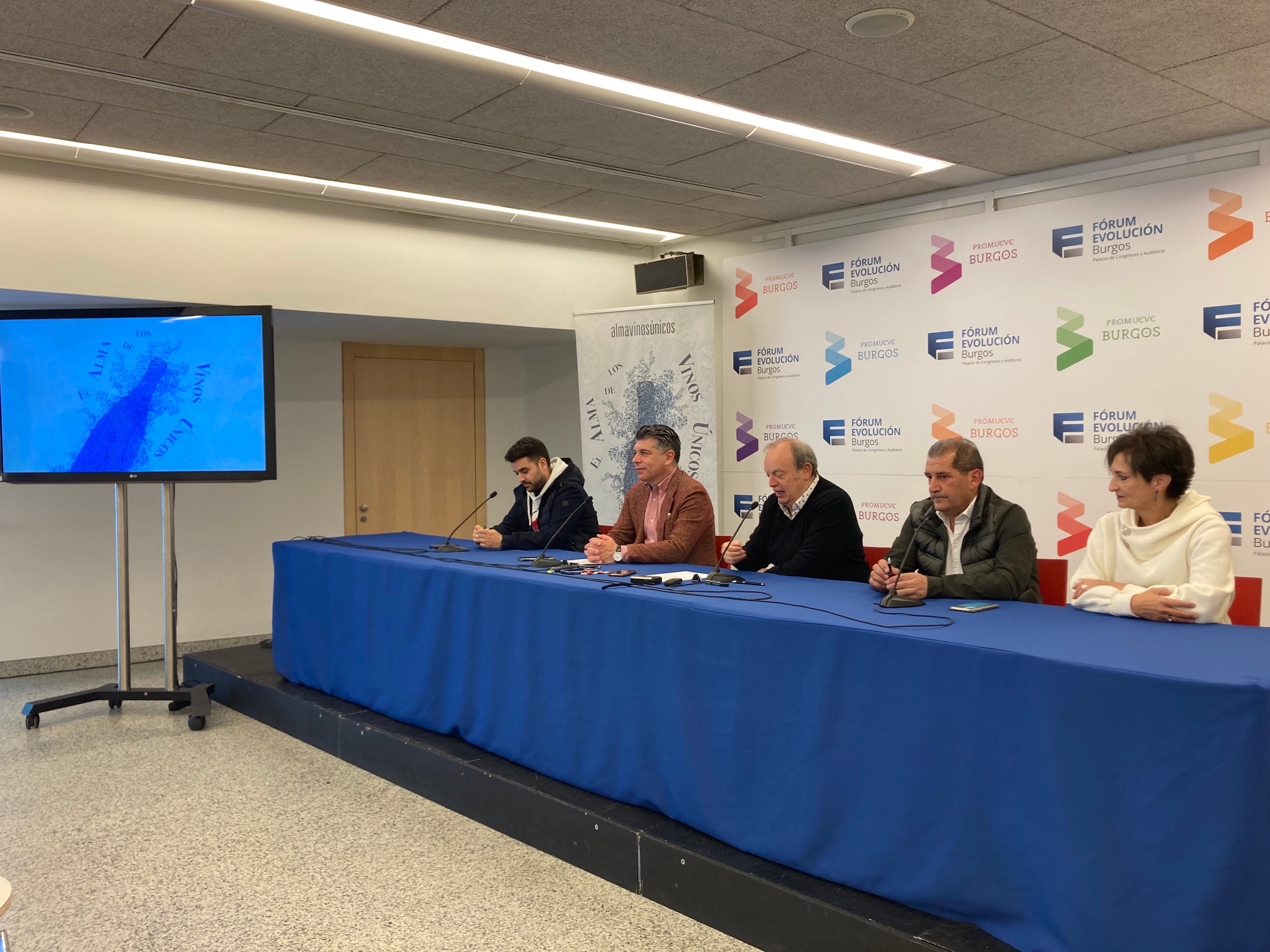 Ricardo Temiño, Vicente Marañón, Paco Berciano, Jesús Hernando y Maribé Revilla, en la presentación de la sexta edición de El Alma de los Vinos Únicos