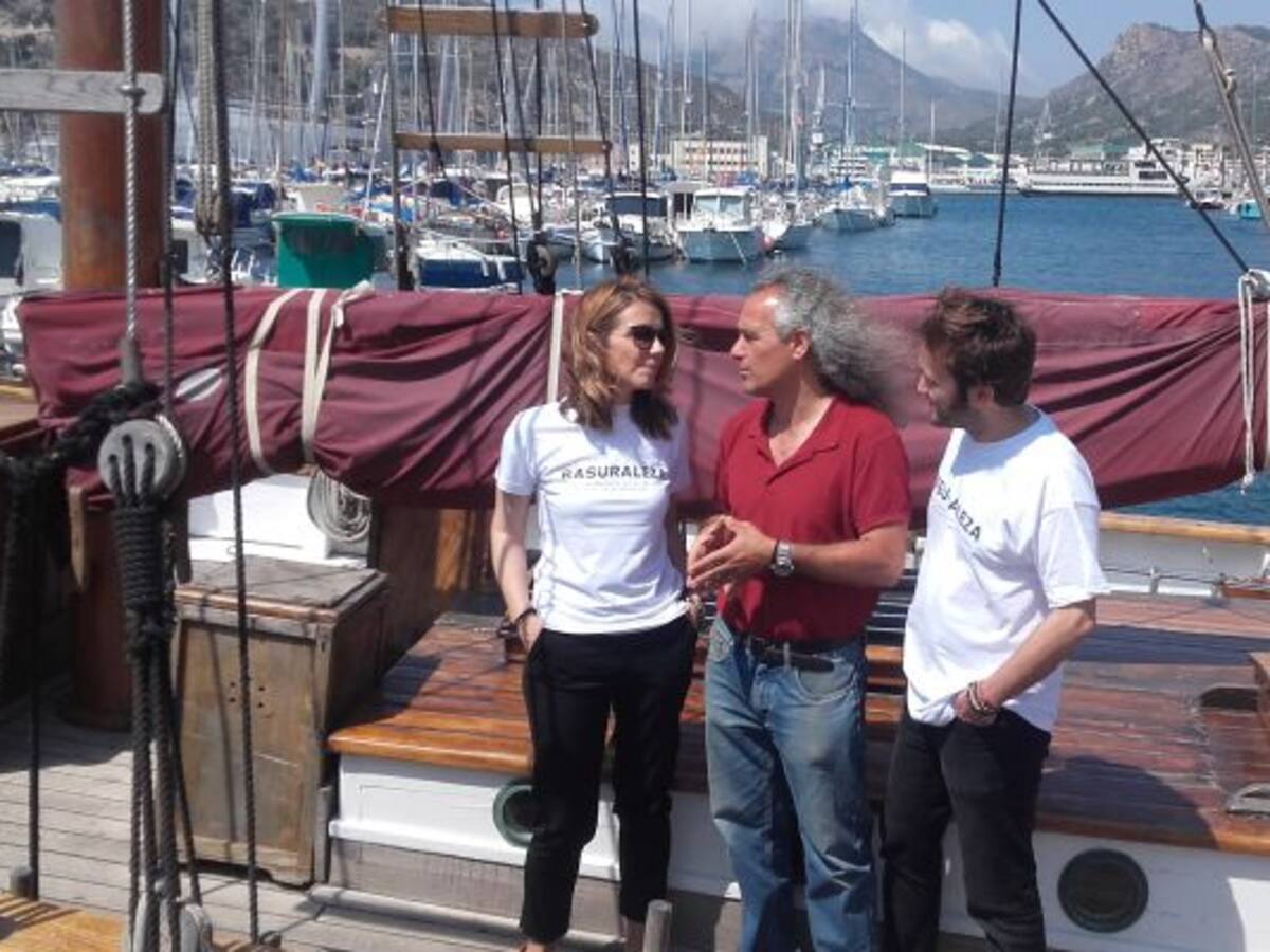 ANSE recoge 2.400 residuos flotantes en 18 días de navegación en las costas de la Región