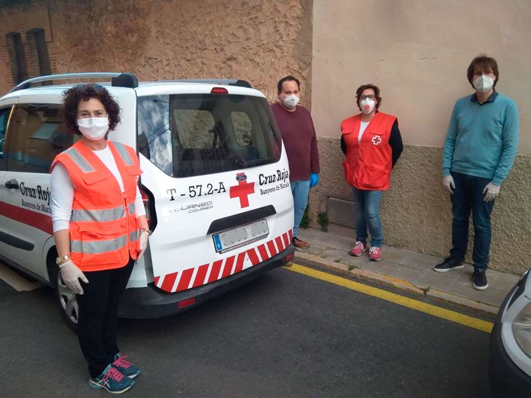 El alcalde Xavi Molina durante la colaboración con el banco de alimentos de la Cruz Roja en plena pandemia