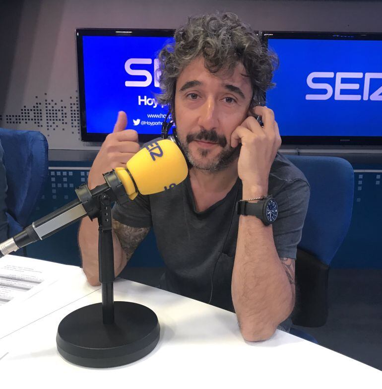 Diego Guerrero en los estudios de la Cadena SER.