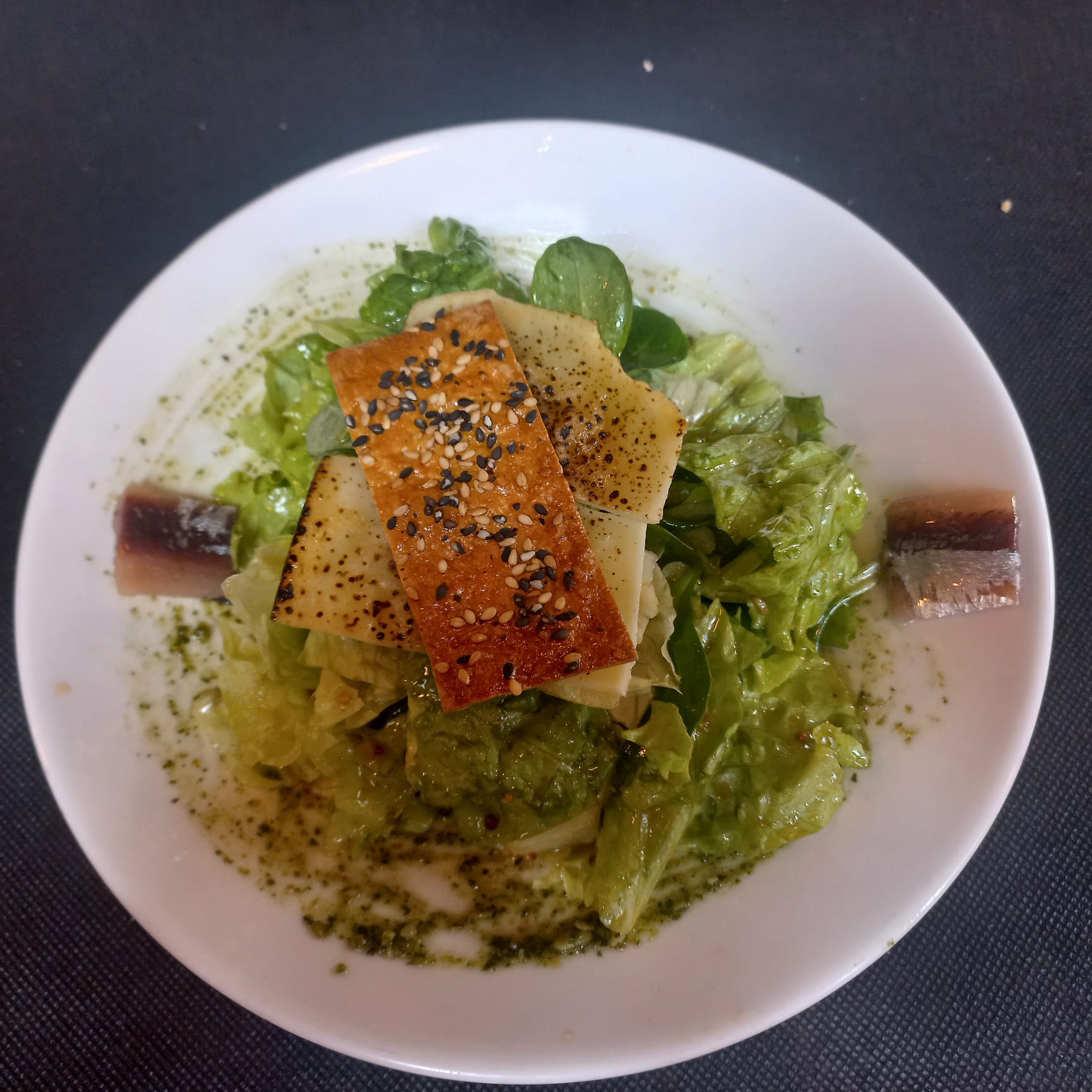 La ensalada que forma parte del menú &quot;Tripontziak&quot; de Baratze de Eibar