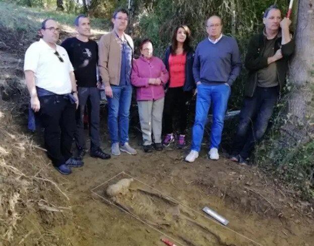 Imagen de la exhumación | Fuente: IREKIA