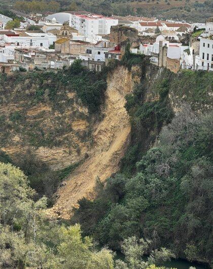 El desprendimiento se ha registrado en la zona de Peña Vieja, en Arcos