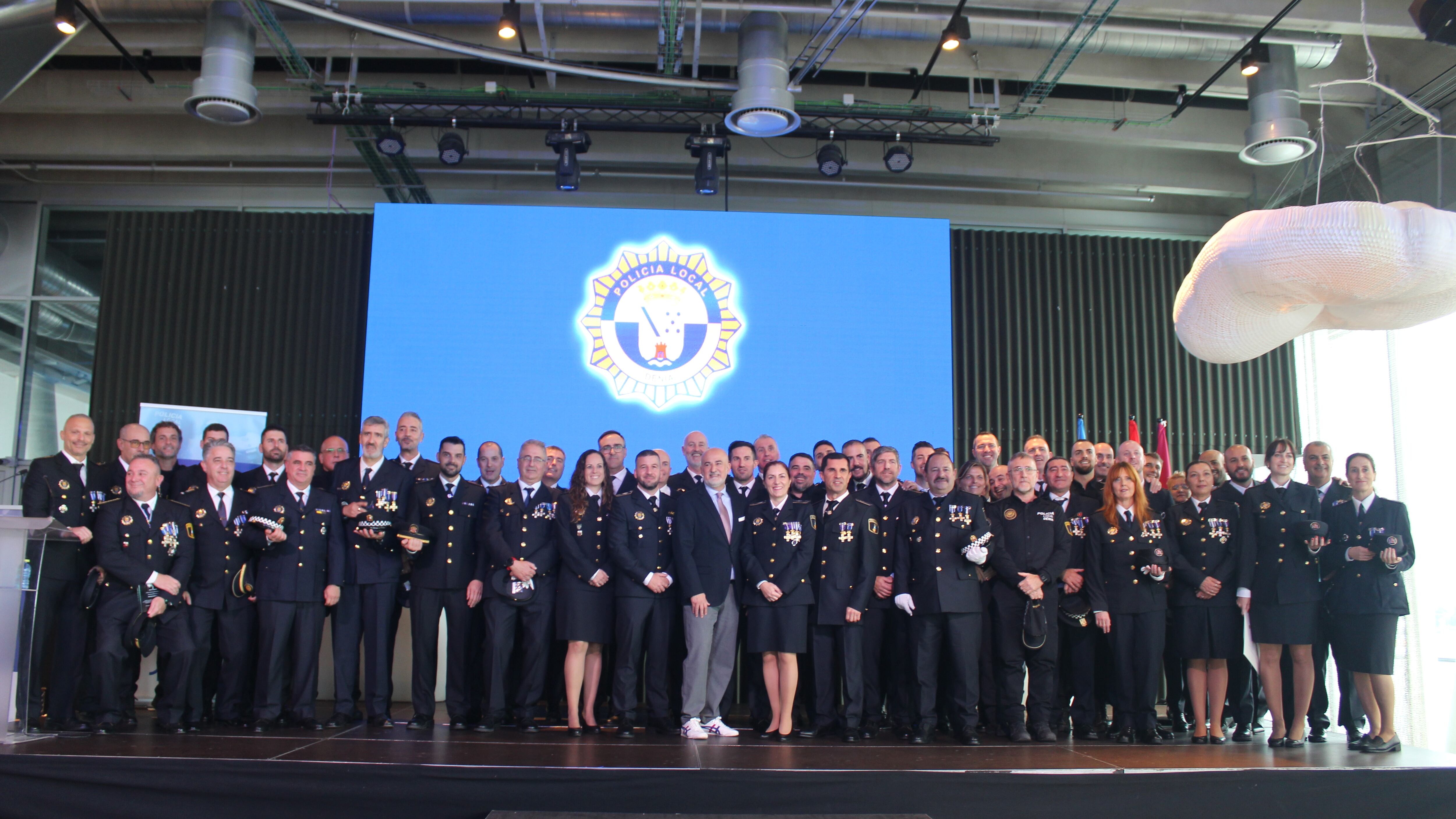 El reconocimiento se otorgó durante el acto del Día de la Policía Local, celebrado en L’Androna Multiespai