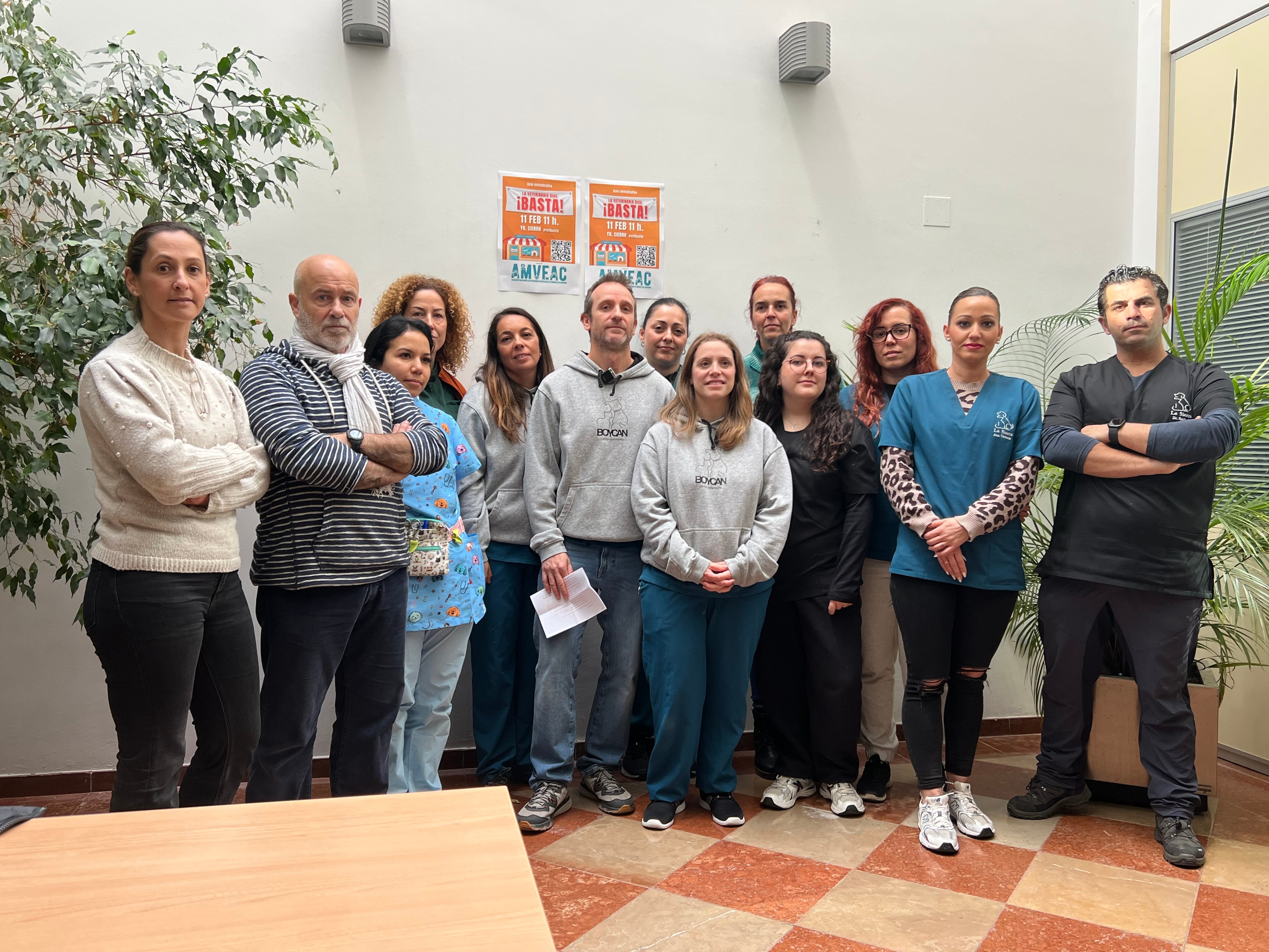 Veterinarios de Ronda en la sede de Apymer ante los medios de comunicación