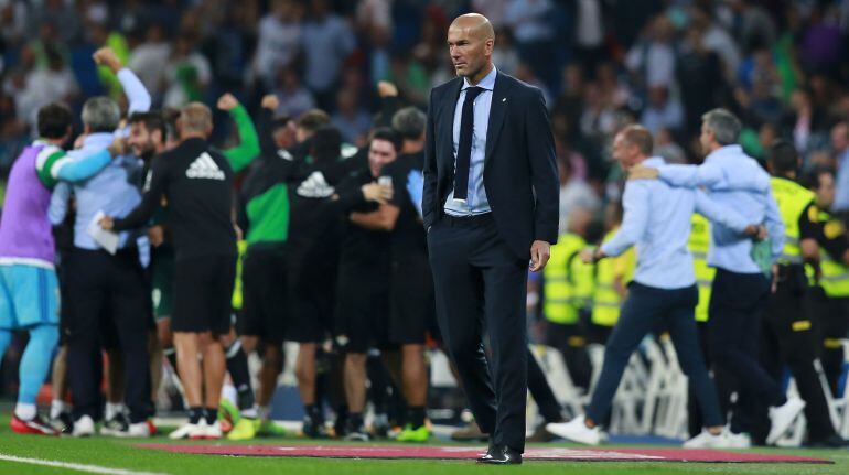 Zinedine Zidane durante el partido ante le Betis 