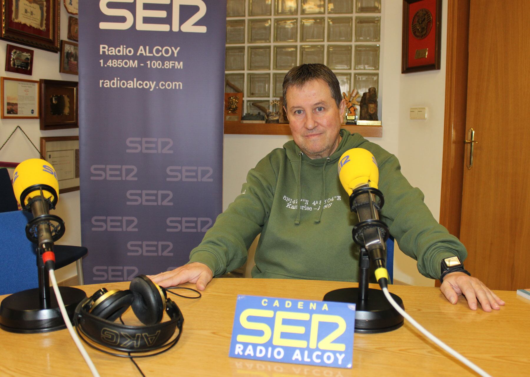 Jaume Abad, en l&#039;estudi central de Radio Alcoy