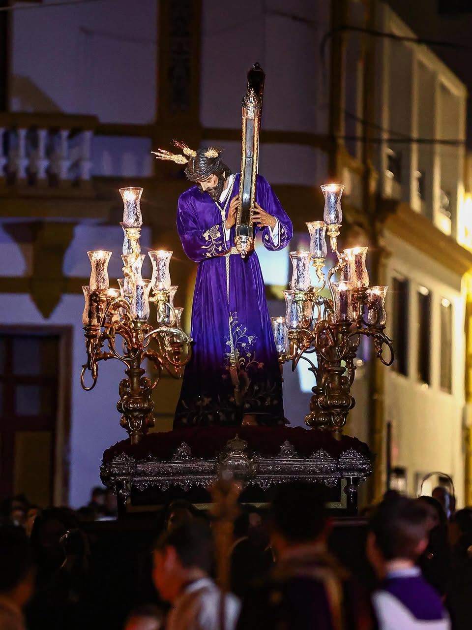 Viacrucis presidido por la magen de Ntro. Padre Jesús