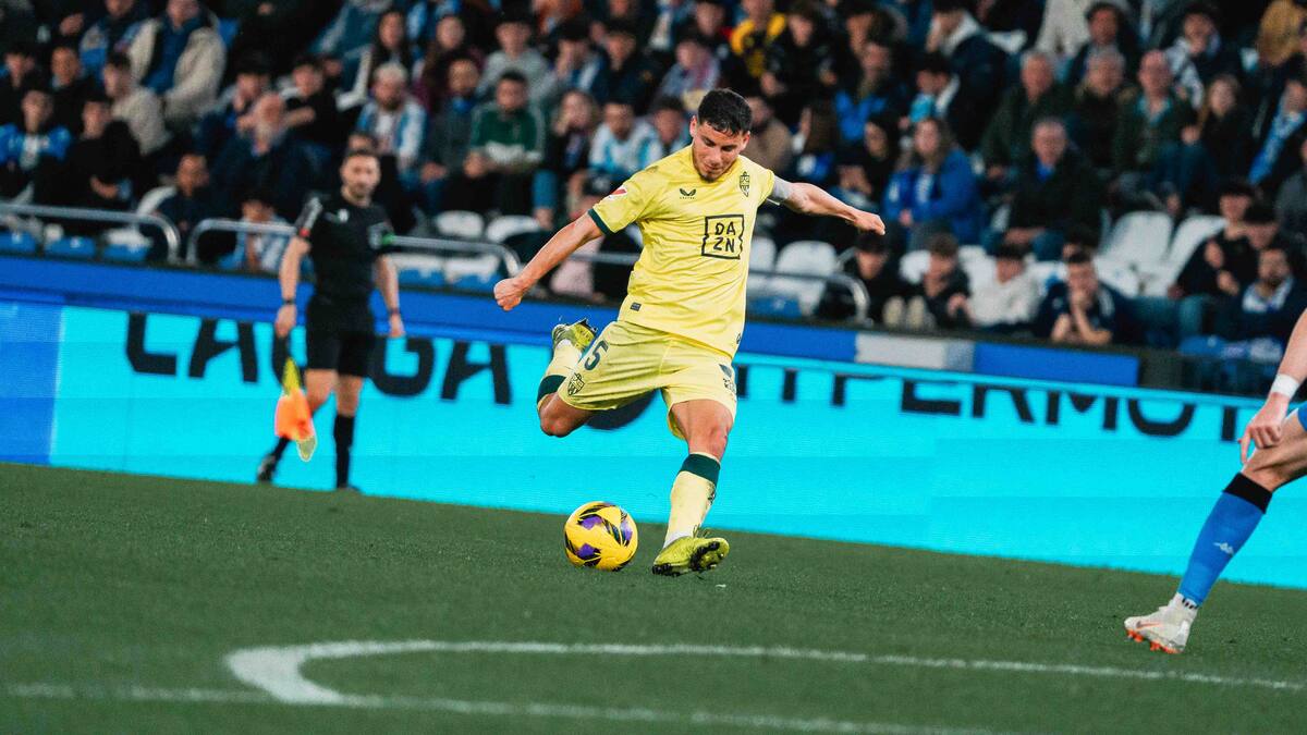 Robertone explota: el capitán dispara al vestuario del Almería