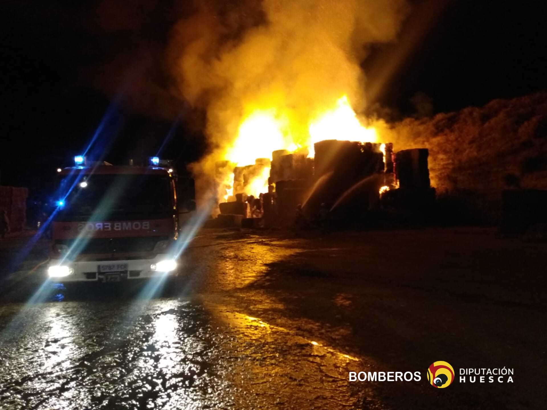 Incendio en la empresa de forrajes de Tamarite