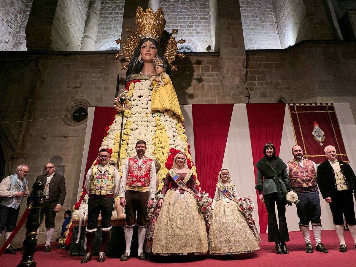 Emotiva Ofrena de Flors en el 75 aniversario de las Fallas de Gandia