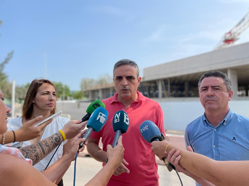 Comparecencia de los candidatos del PP frente al Aeropuerto de Ibiza (PP)