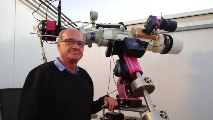 ¿Por qué hay telescopios de medio mundo en un pueblo de Albacete?