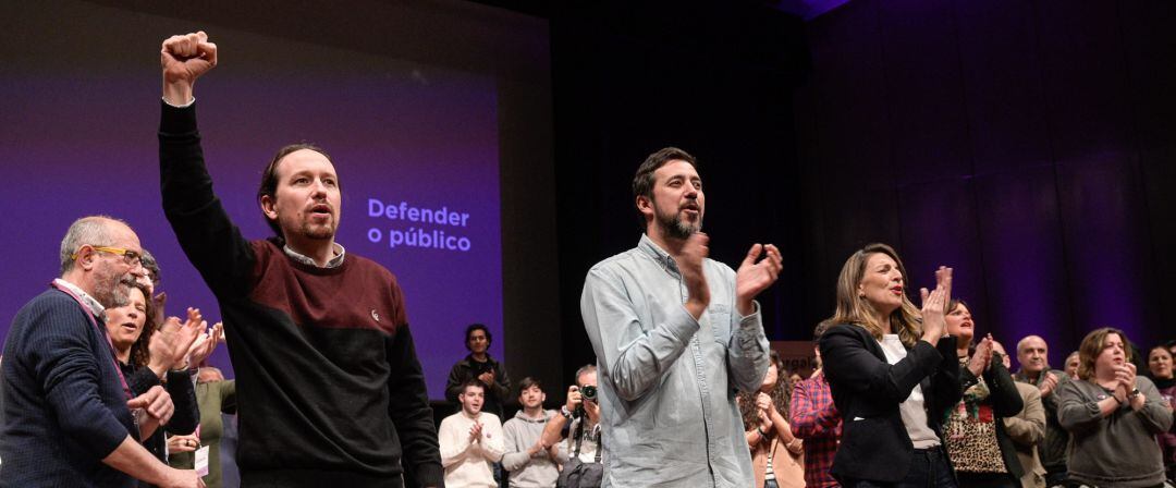 El secretario general de Podemos, Pablo Iglesias, la ministra de Trabajo, Yolanda Díaz, y el candidato de Galicia en Común-Anova a la presidencia de la Xunta de Galicia, Antón Gómez-Reino