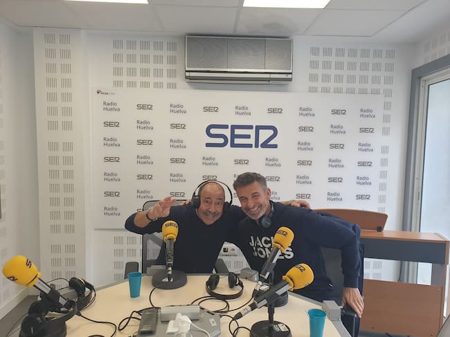 Jorge Hernández, pintor de Punta Umbría (Huelva) y Antonio García ex director de la Escuela de Arte León Ortega de Huelva