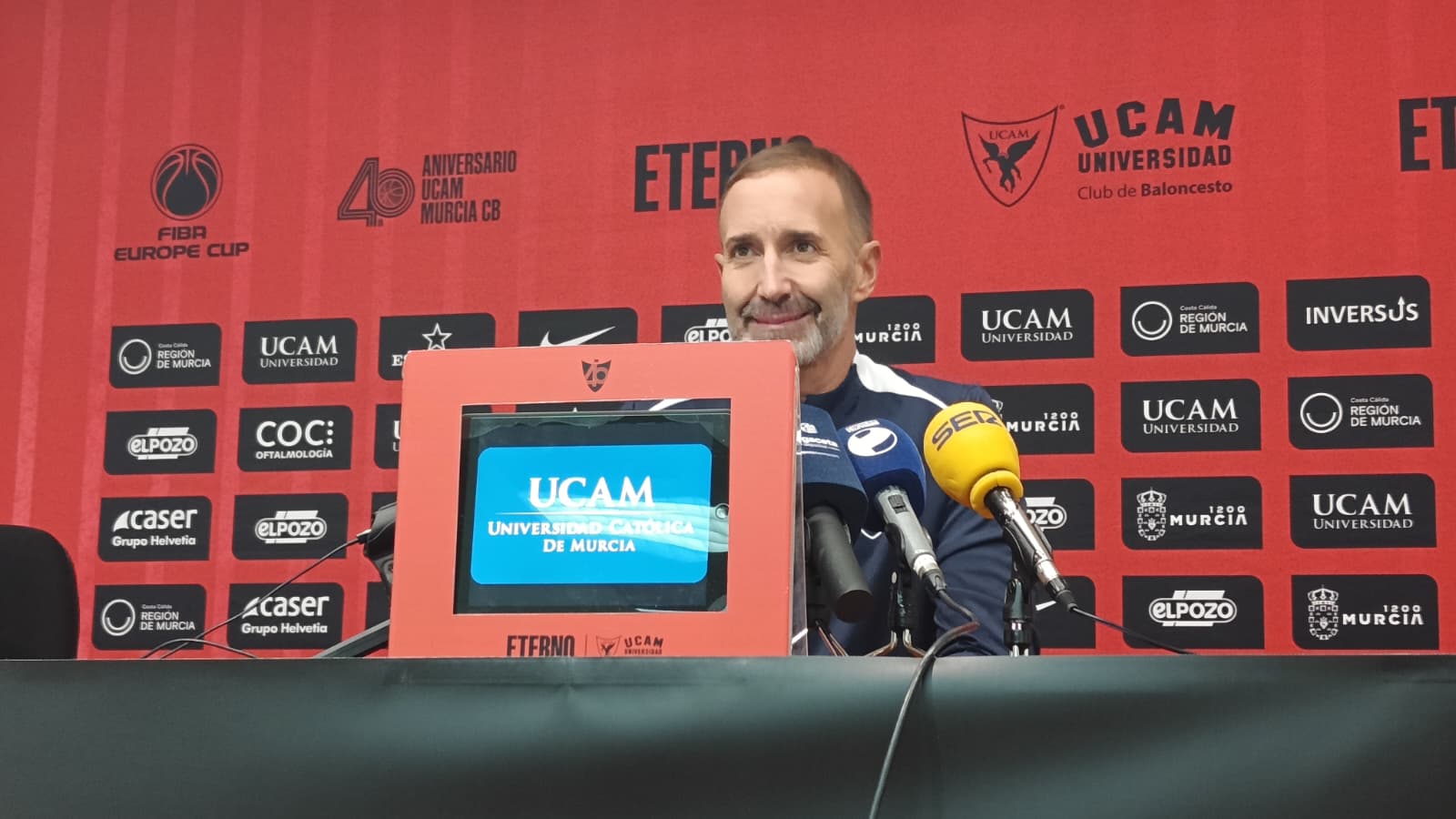 Sito Alonso en la sala de prensa del Palacio