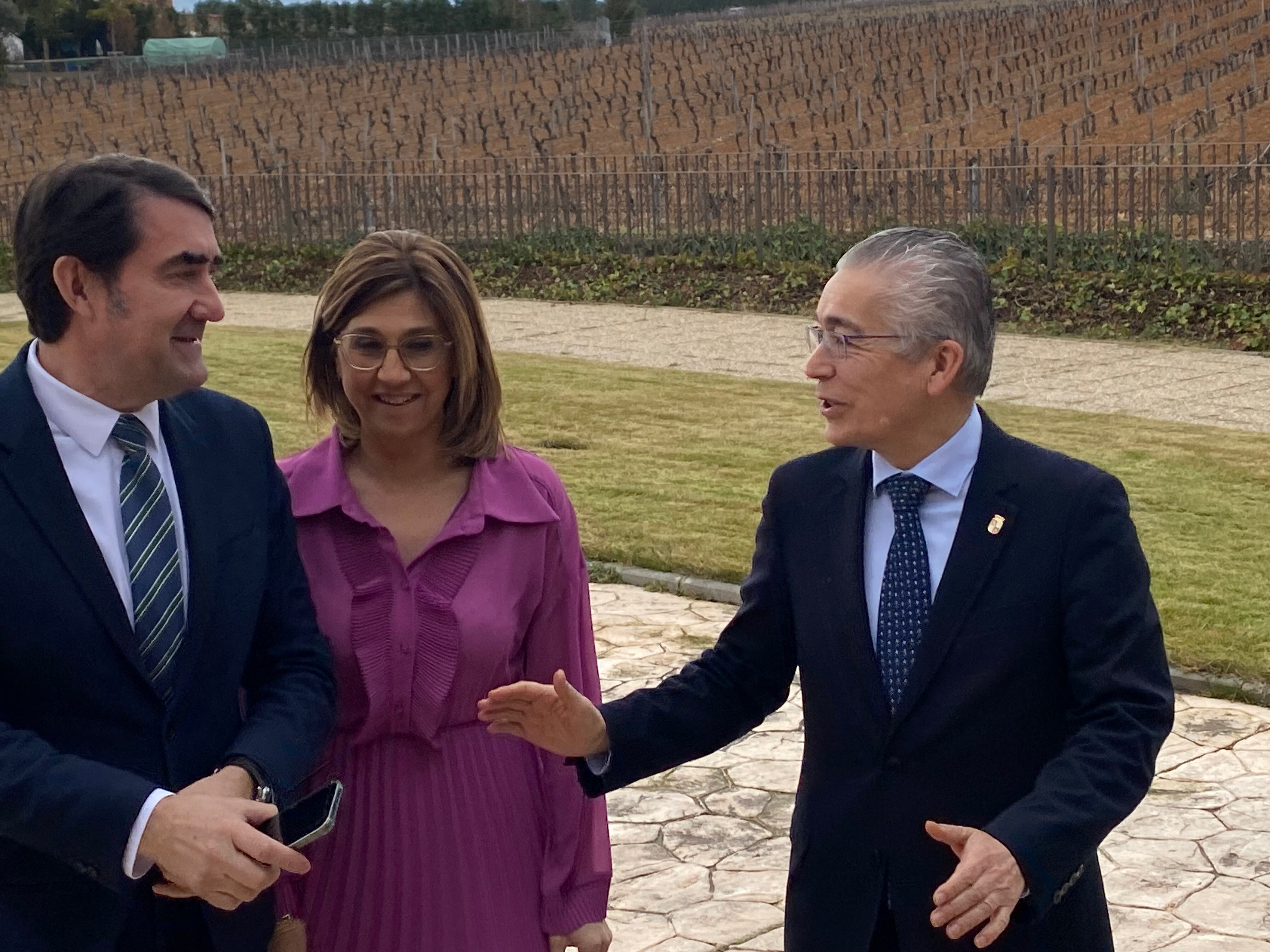 Quiñones, González y Saez llegando a Torremilanos