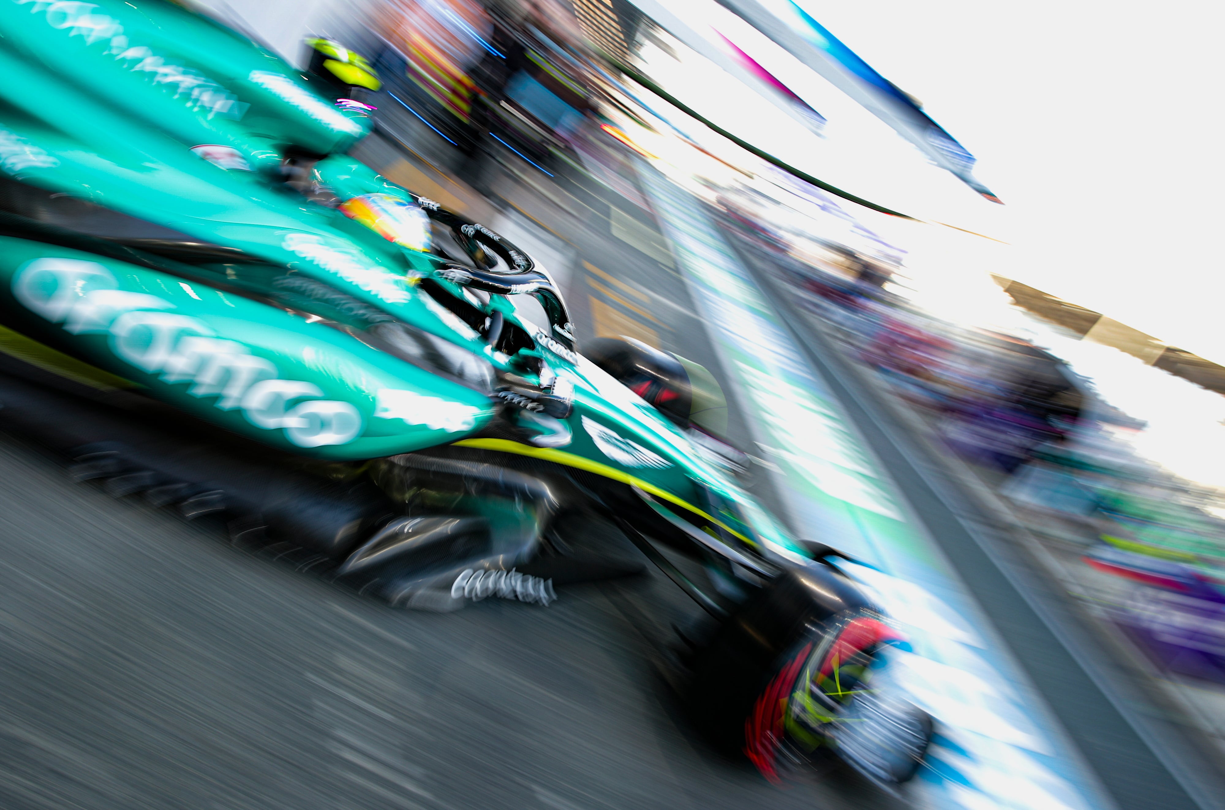 Alonso ilusiona en la segunda sesión de Libres del GP de Arabia Saudí: el asturiano, líder delante de Russell y Verstappen. EFE/EPA/ALI HAIDER