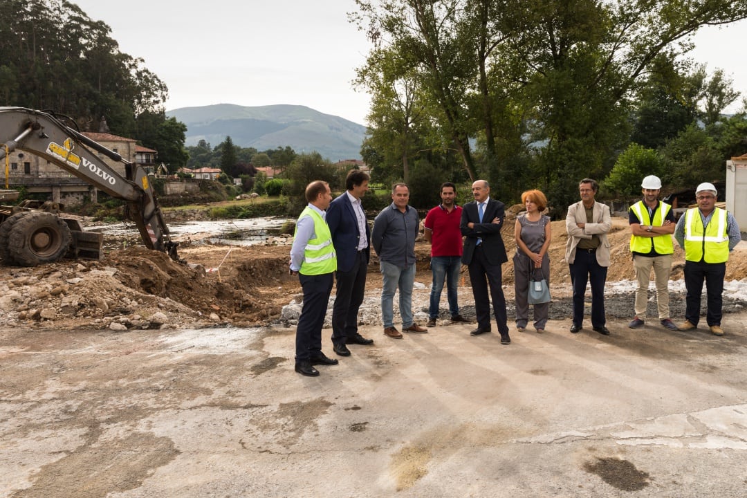 Inicio de las obras junto al rio Saja