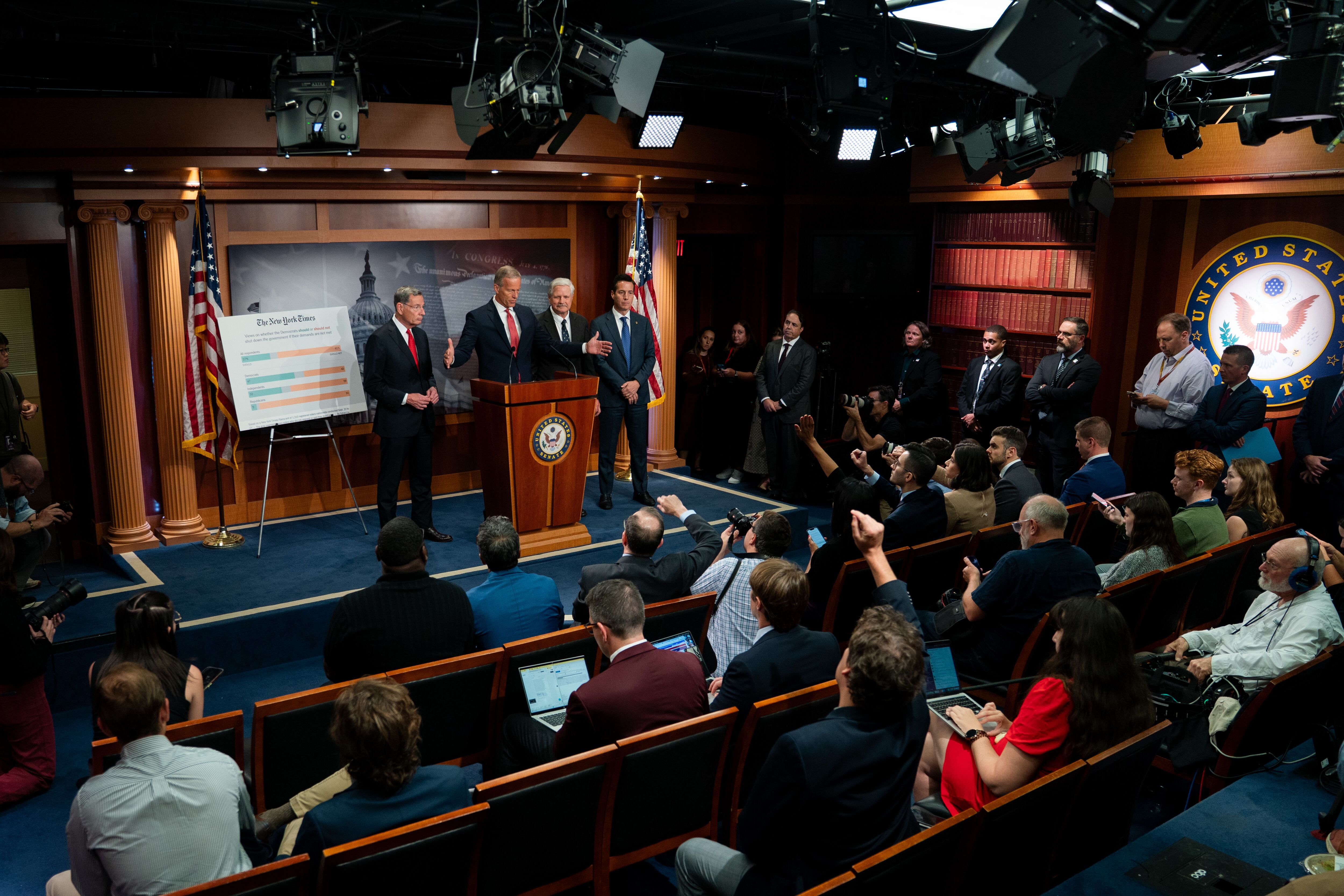 EEUU ordena el cierre de agencias gubernamentales ante la falta de consenso en el Senado sobre los presupuestos.
