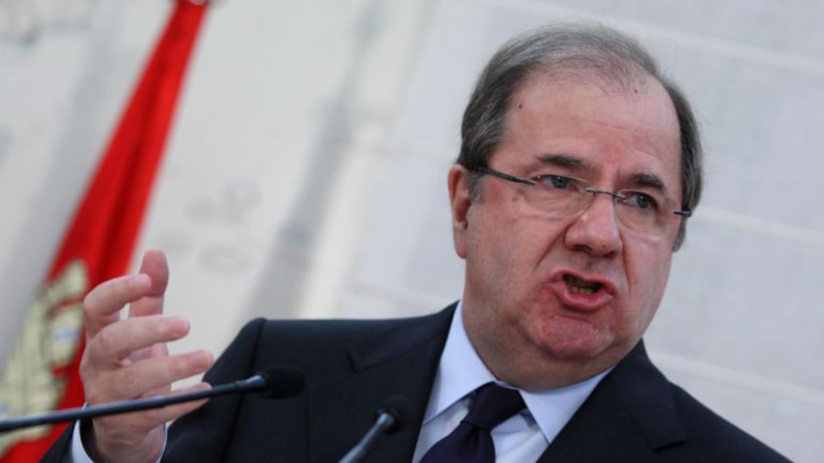 La firma del director de Contenidos de la SER en Castilla y León, Javier Cuevas, sobre becas