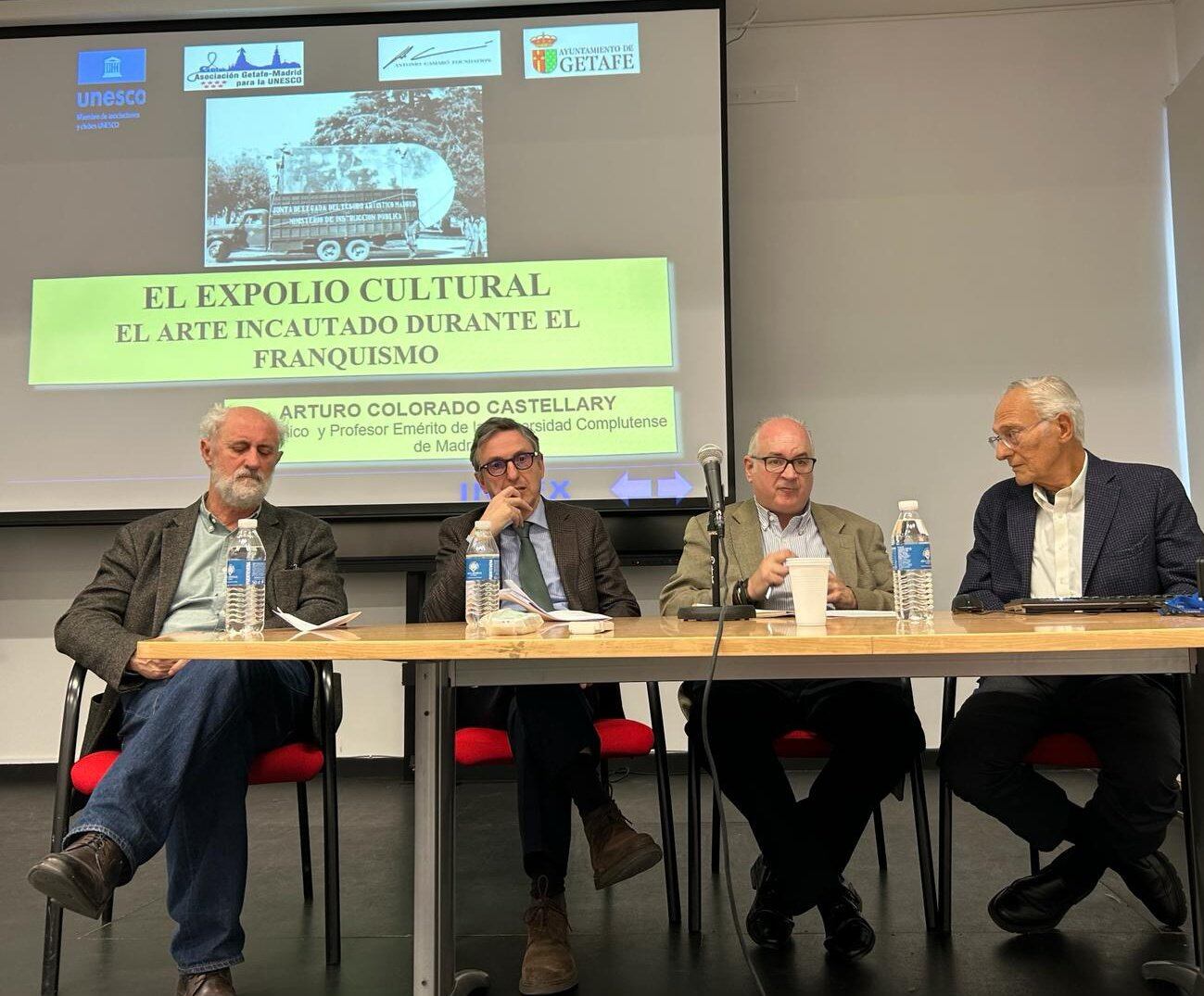 La Fundación Antonio Camaró en un momento de la conferencia celebrada en Madrid