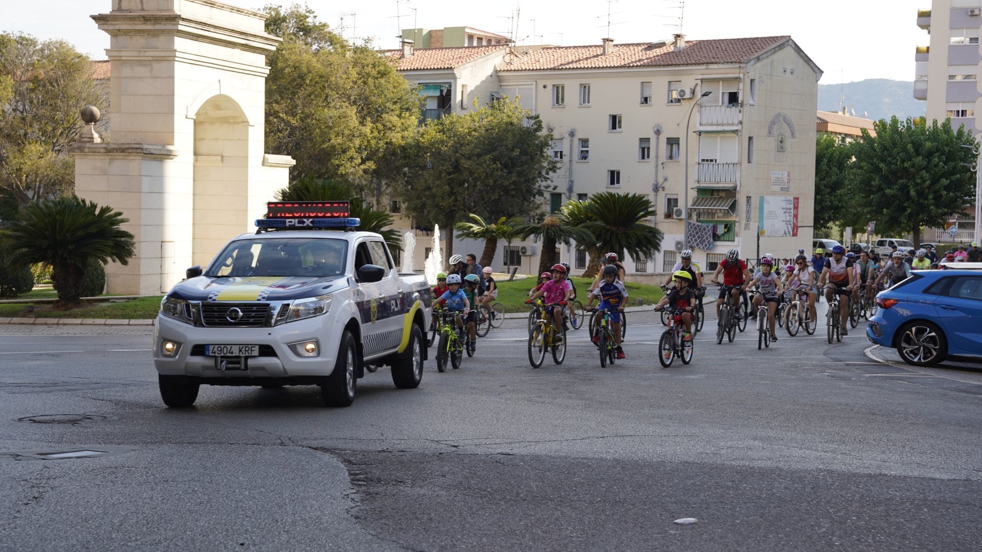 La Policia Local de Xàtiva escolta la bicicletada familiar. Fuente: Ajuntament de Xàtiva