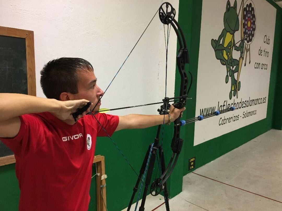 Dani Martín Anaya, practicando su deporte con el Club La Flecha.