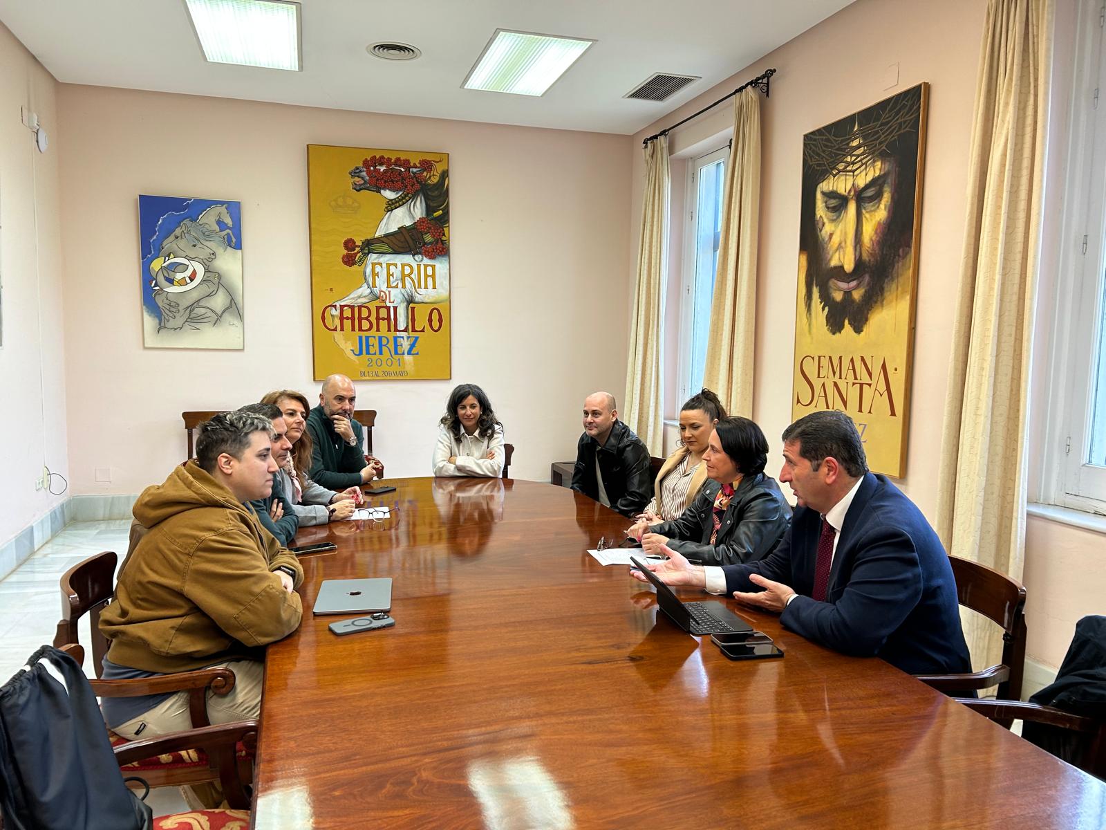 Reunión en el Ayuntamiento con representantes del comité de empresa
