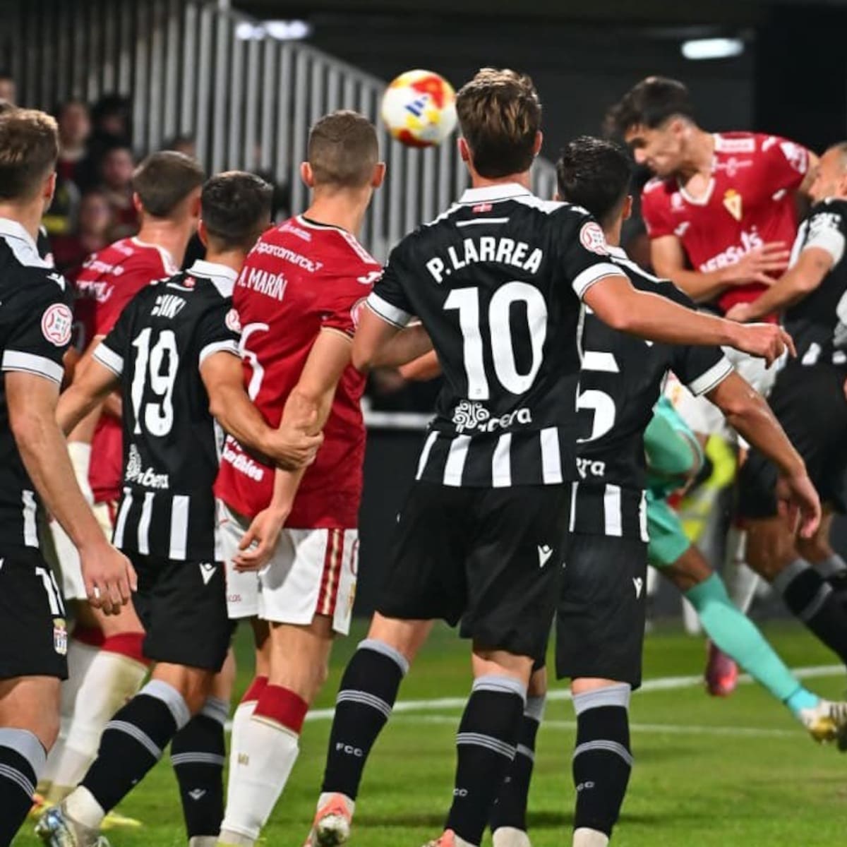 Real Murcia asegura el futuro de Héctor Pérez, uno de sus grandes talentos defensivos