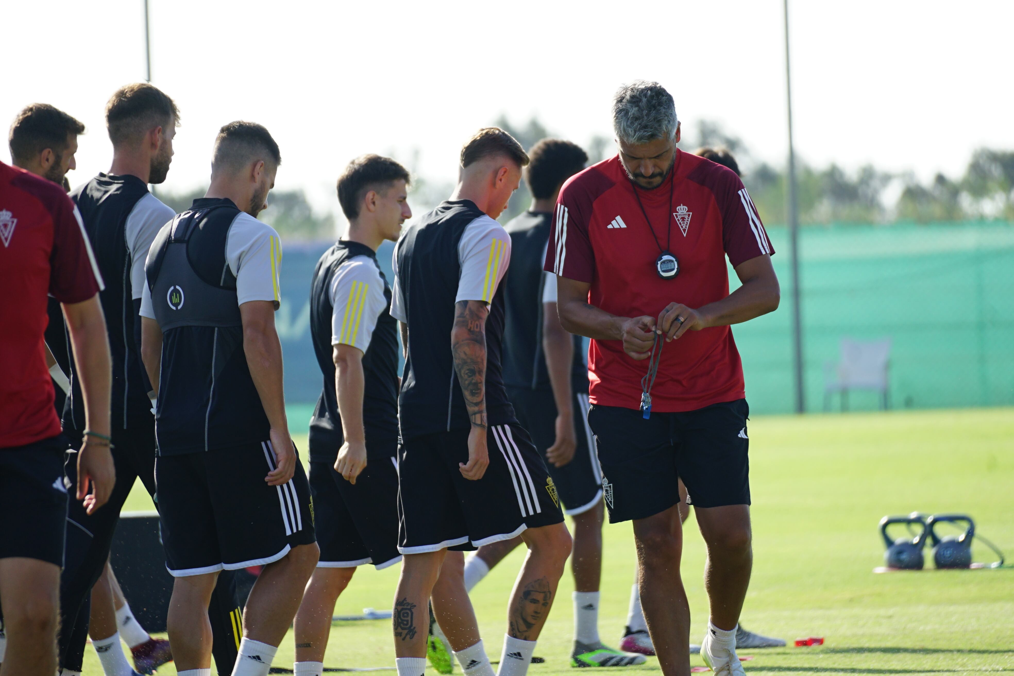 Imagen de un entrenamiento del Real Murcia con Gustavo Munúa como técnico