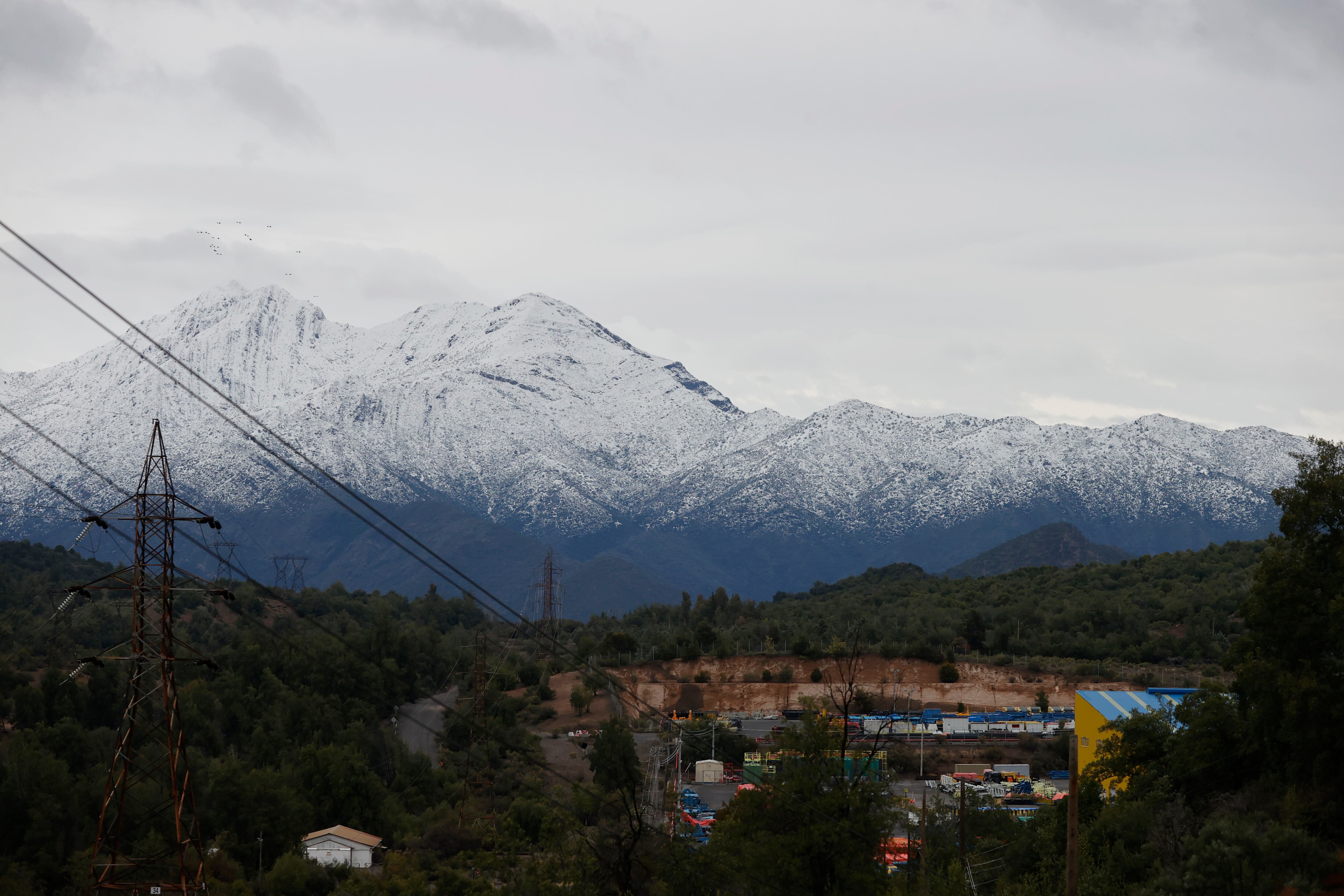 Vista de la cordillera de Los Andes, en el control de acceso Los Maitenes, en la mina El Teniente.