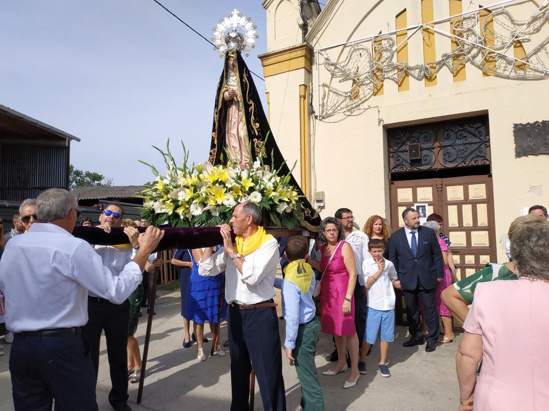 El alcalde y autoridades, a la salida de la procesión