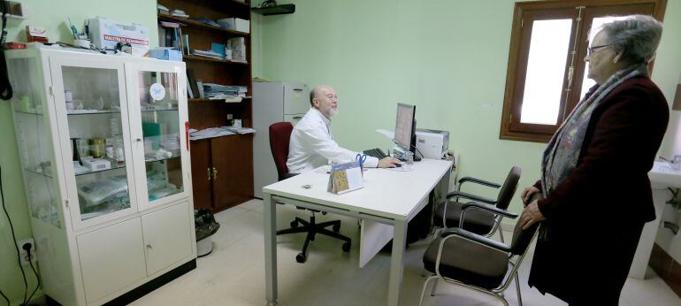 Los médicos de familia deberían atender 35 pacientes diarios, 28 los pediatras