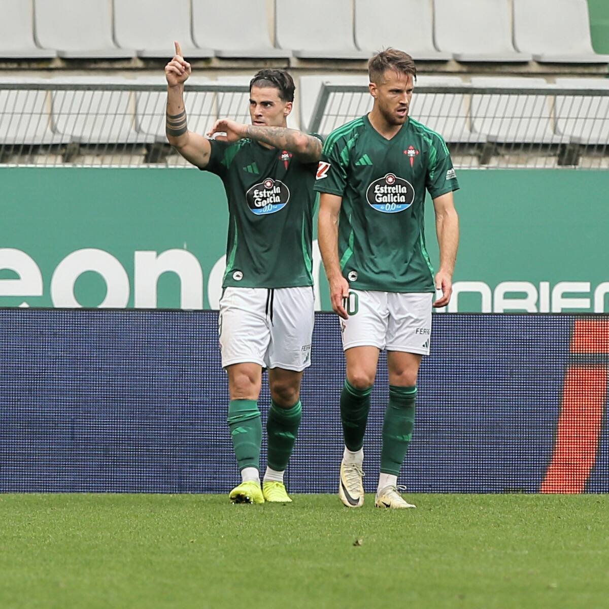 Jauregi prende al mejor Racing: A Malata revive con la primera victoria del curso