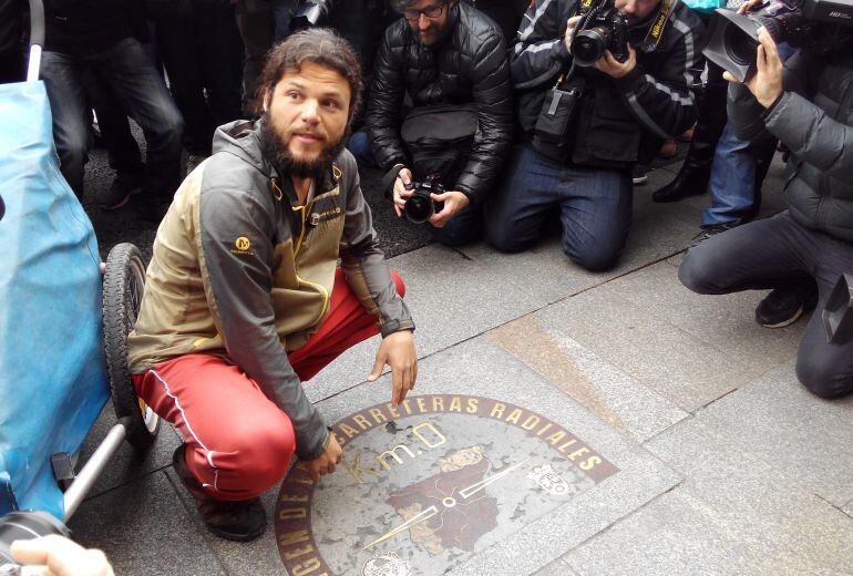 Nacho Dean, en el kilómetro 0 de la Puerta del Sol