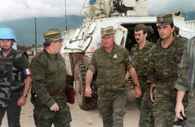 El ex comandante serbobosnio Ratko Mladic, conocido popularmente como el carnicero de Bosnia, en una imagen de archivo en 1993.